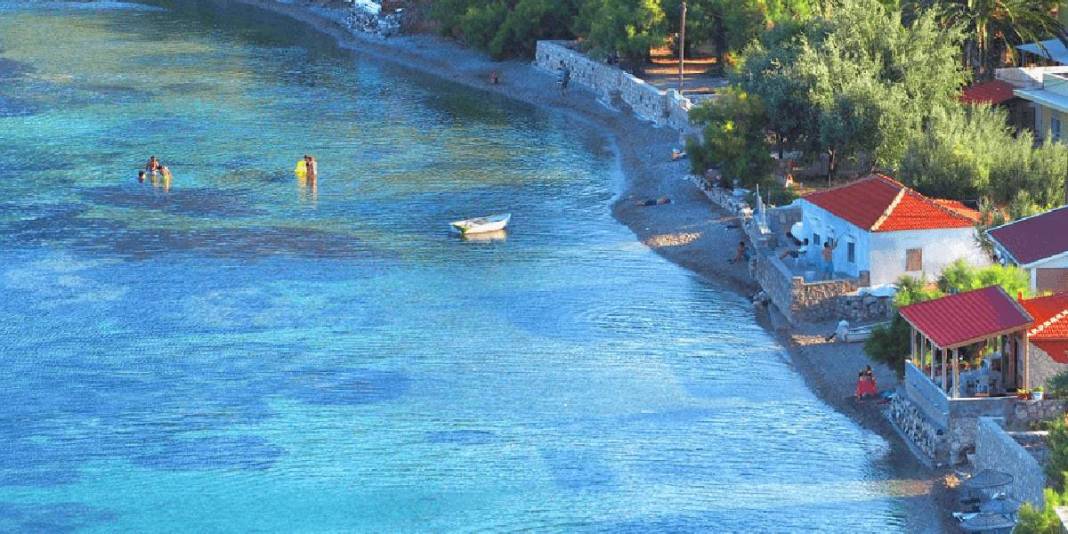 Türkiye’de Maldivler gibi bir yer var desek? Turkuaz renkli cennet mest ediyor: Bu koy görenleri büyülüyor 6